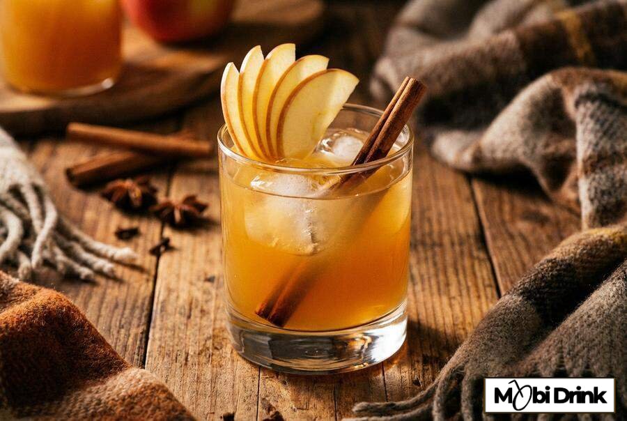 Jesienny drink Apple Whisky z cynamonem