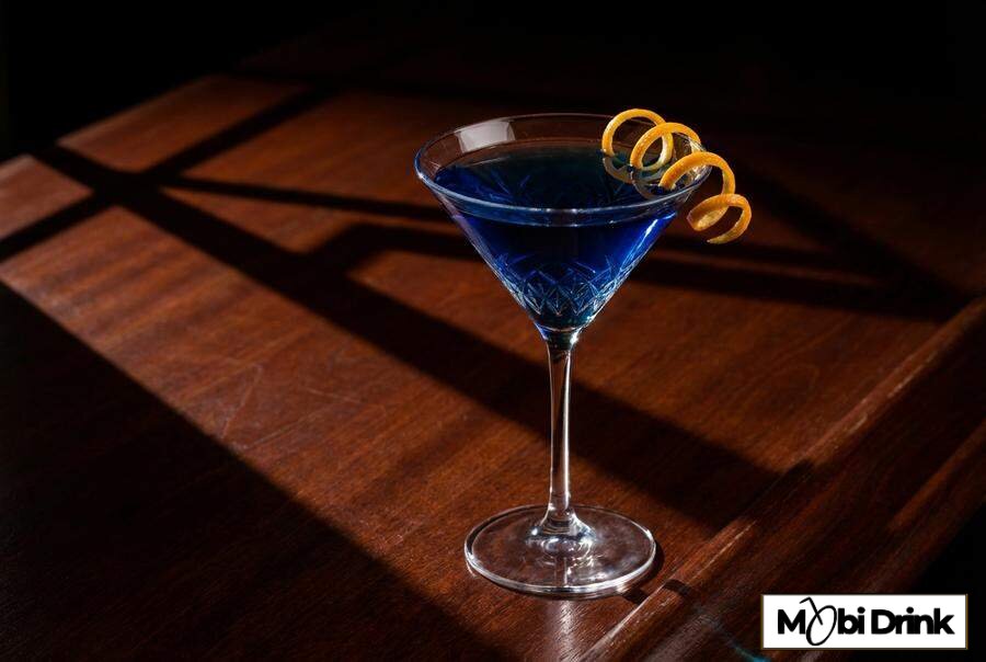 Klasyczny drink Blue Bird z ginem