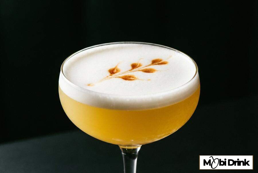 Cachaça Sour z aksamitną pianką z białka