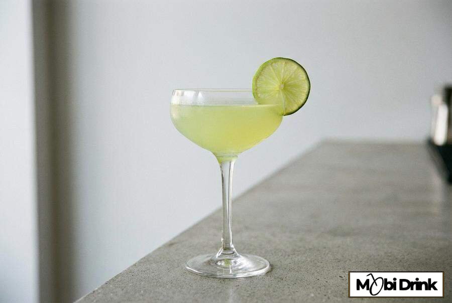 Klasyczne daiquiri w kieliszku coupe