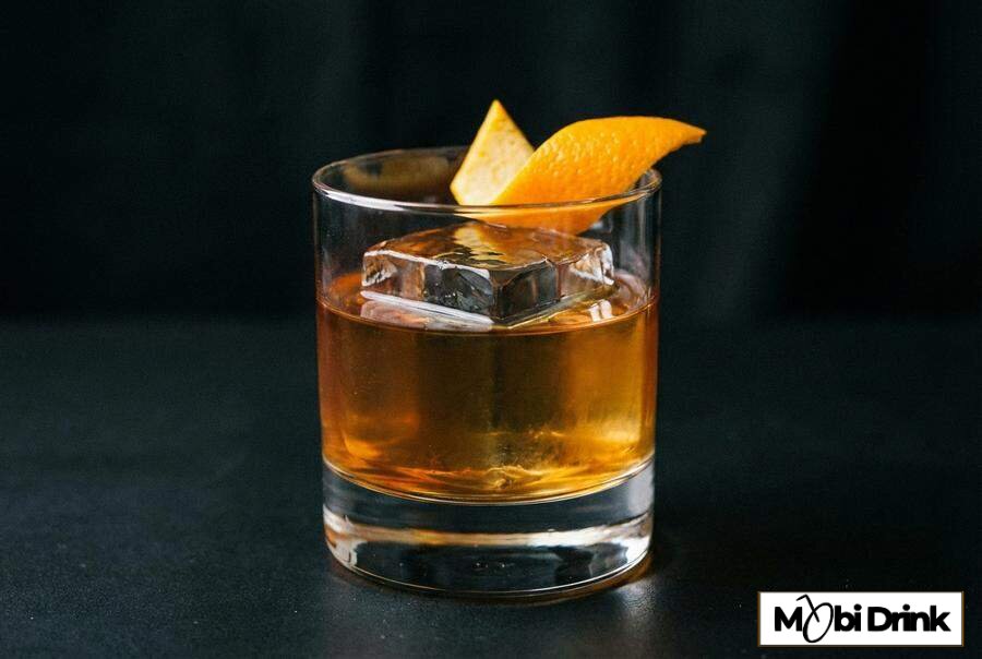 Drink Godfather z whiskey i amaretto