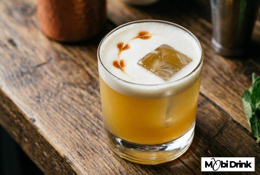 Aksamitny drink Hennessy Sour z pianką