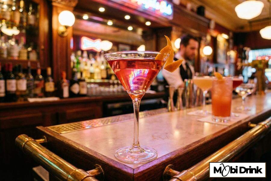 Drink Jameson Orange Cosmopolitan w kieliszku martini