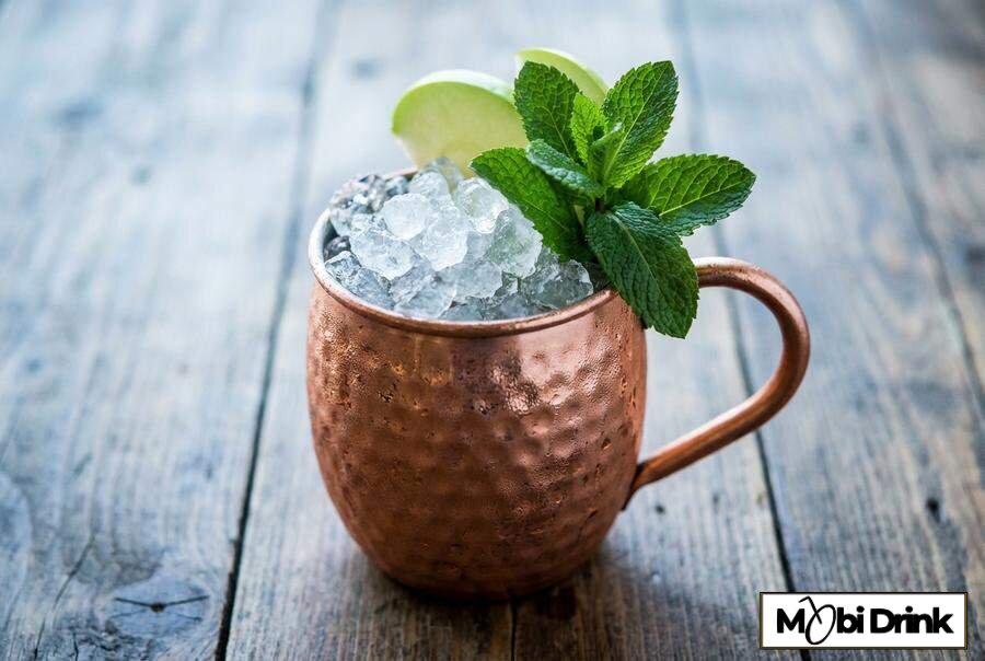 Drink Jim Beam Apple Mule w miedzianym kubku