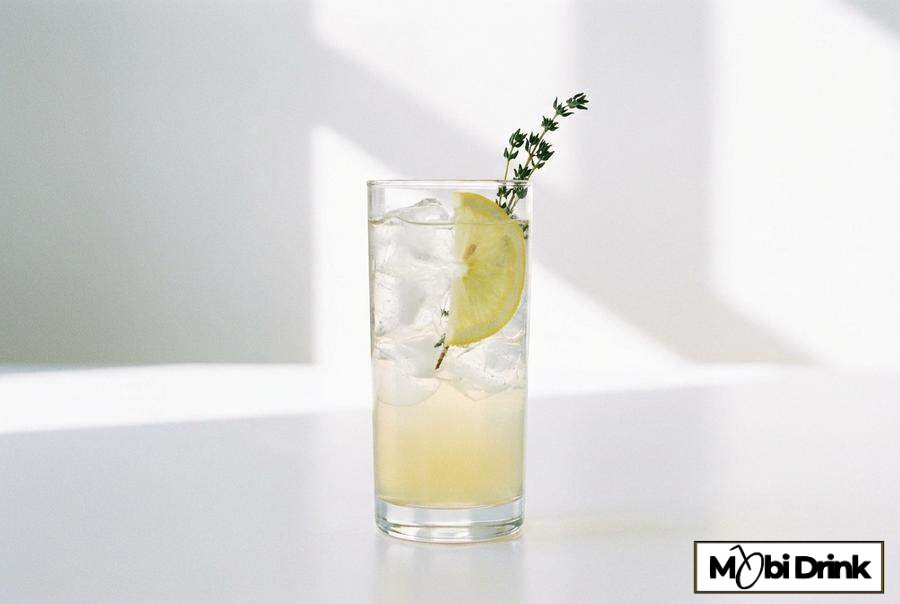 Prosty drink Limoncello Tonic na lodzie