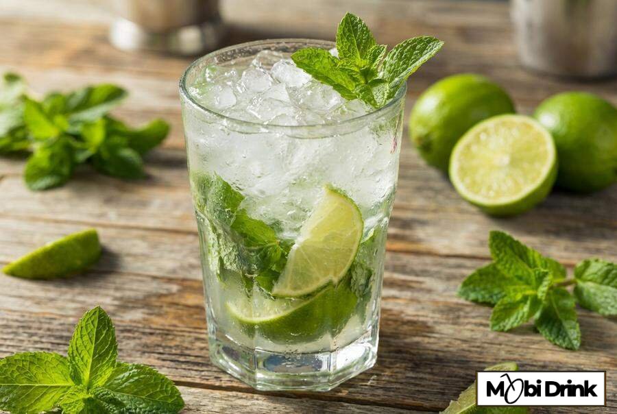 Kokosowe Malibu Mojito z miętą i limonką