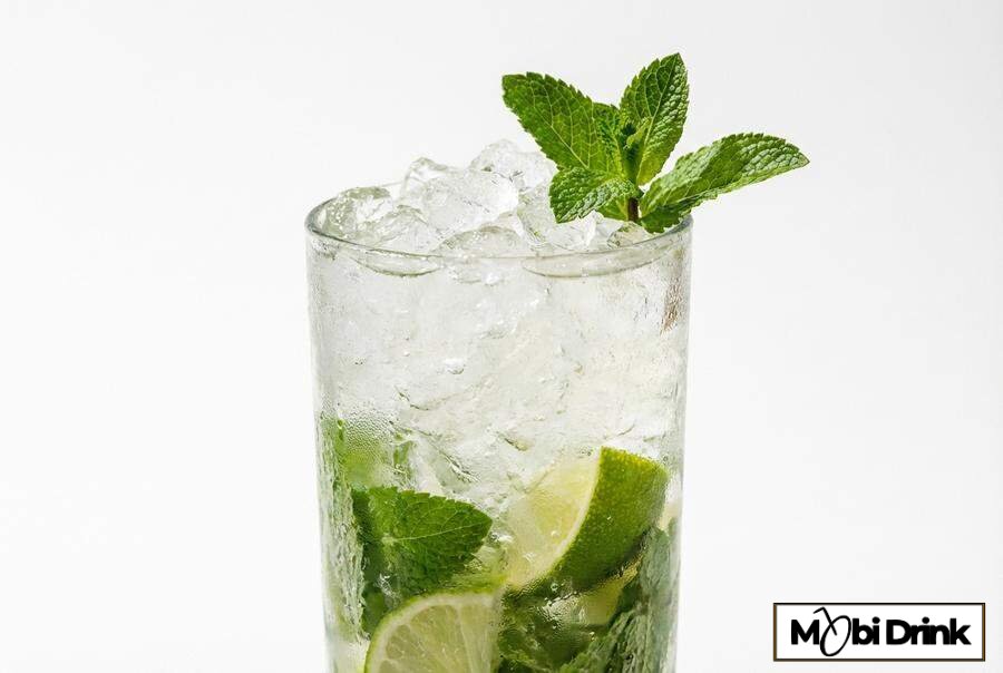 Orzeźwiające mojito z miętą i limonką