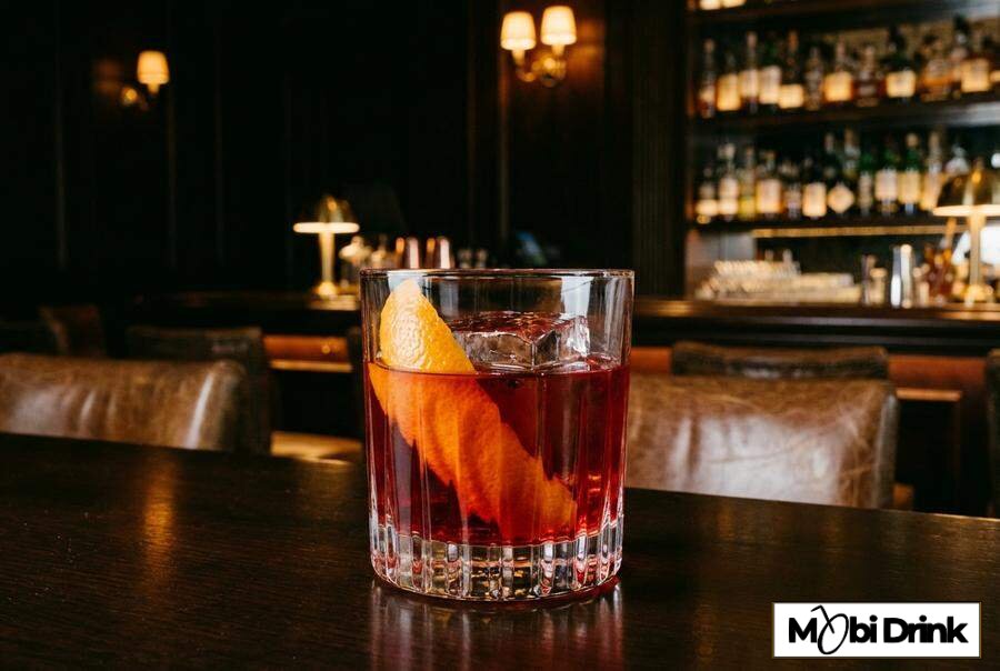 Włoskie Negroni z ginem i wermutem