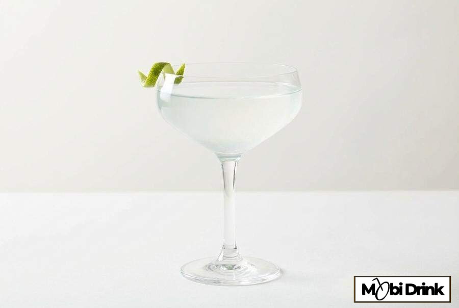 Orzeźwiający drink Daiquiri w kieliszku koktajlowym