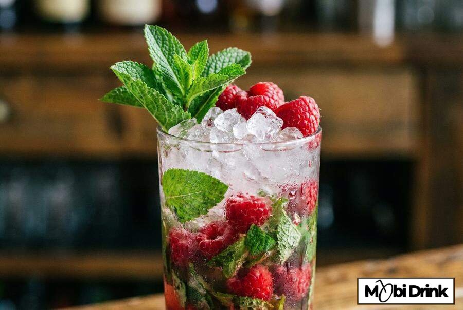 Owocowe Mojito z Bacardi Razz i miętą