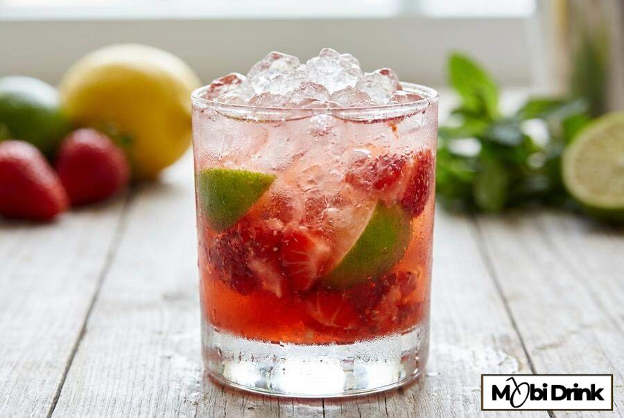 Truskawkowa Caipiroska z wódką i limonką