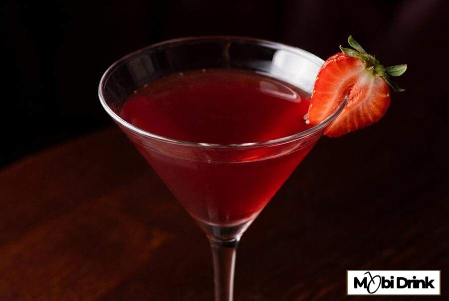 Czerwone Truskawkowe Martini w kieliszku
