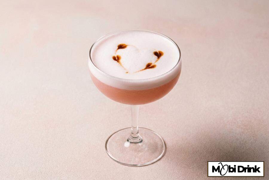 Truskawkowy Gin Sour z pianką z białka