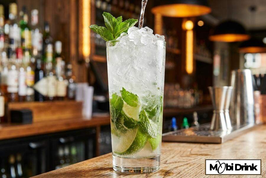 Orzeźwiający drink virgin mojito z miętą