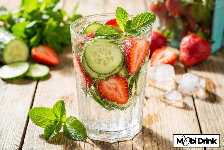 Bezalkoholowy Virgin Pimm's Cup z owocami
