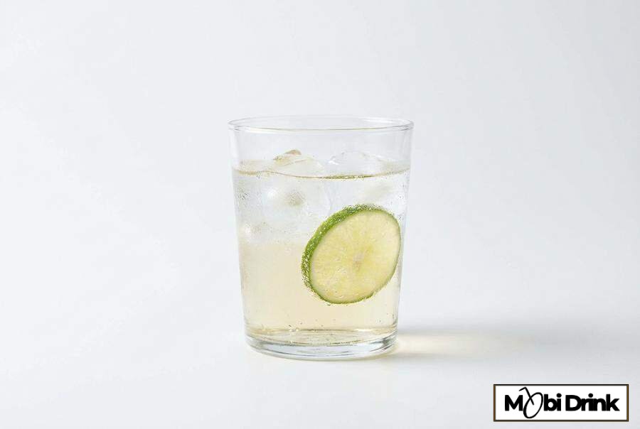 Prosty drink z białego wina i Sprite